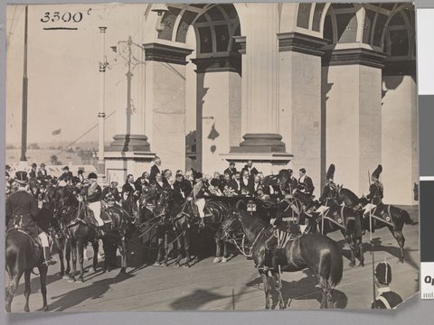 Reception of Duke of Cornwall and York by the Mayor and Councillors of Melbourne, 1901
