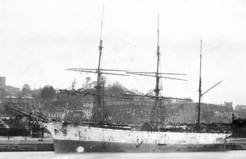 GOLDEN SUNSET. : Newport. 506 tons. Built at Sunderland. 1876, 1885–1946