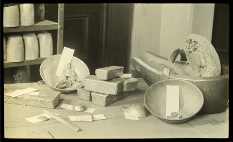Royal Mint, Melbourne [rough gold as received], 1900