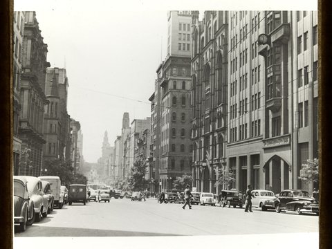 Collins Street, Melbourne, looking east from Market Street, 1910–30