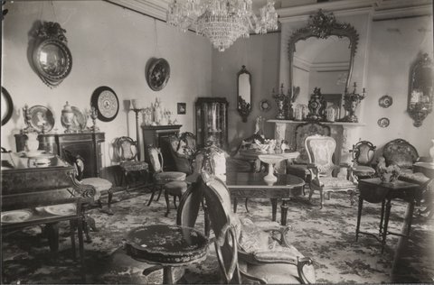 The treasures of "Castlefield" Brighton, one of Melbourne's historical homes ... home of the late Miss Lucy Smith, 1933