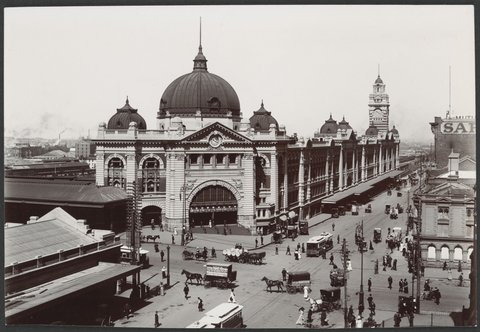 Flinders Street Railway Station, 1913–14