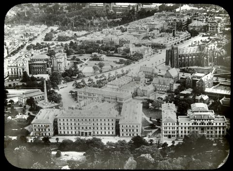 Melbourne showing Treasury Buildings, 1900–20