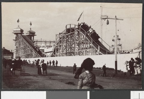 Luna Park. St. Kilda Beach showing the Ariel Railway with one of the cars going up it, 1912–15