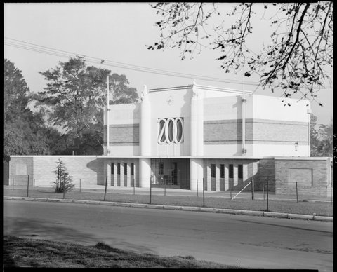 Entrance to Royal Melbourne Zoo, Elliott Avenue, Parkville, c. 1940