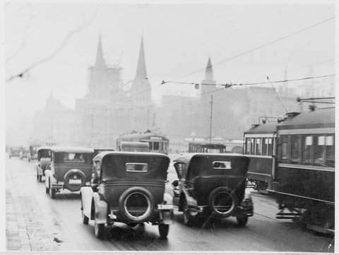 Heavy traffic along St. Kilda Road, c. 1920