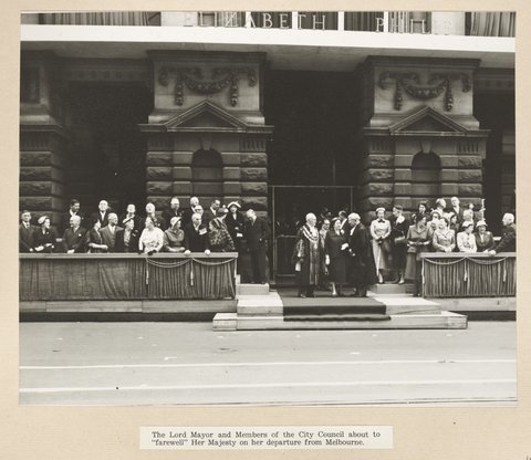 The Lord Mayor and Members of the City Council about to "farewell" Her Majesty on her departure from Melbourne, 1954