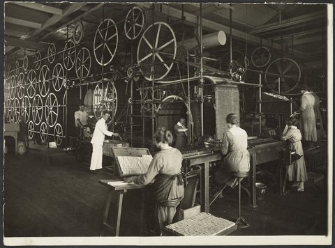 Bryant & May Bell & Cy Pty Ltd, Richmond - Huge match-making machine, 1916–22