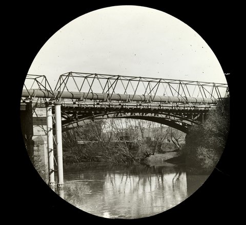 Aqueduct on the Yarra River, 1909