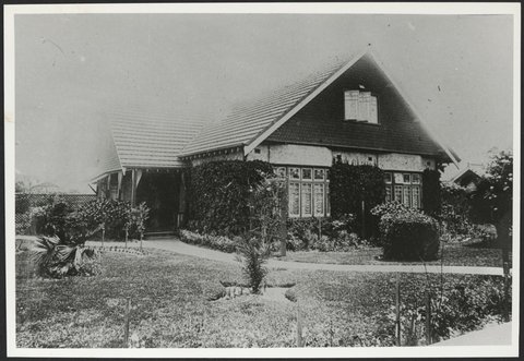 The Callil home in Drake St. Elwood. 1920s or earlier