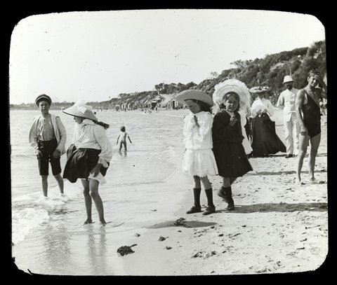 Boys and girls paddling, Beaumaris, 1906–14