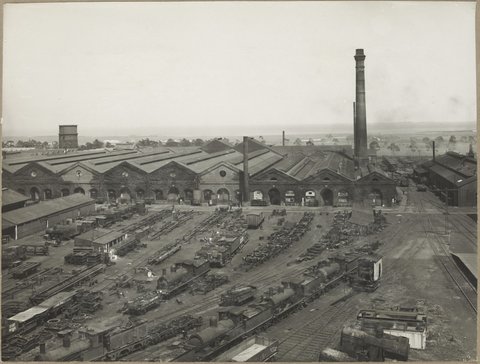 Newport. [Bird's-eye view of yards and buildings.], 1905–28