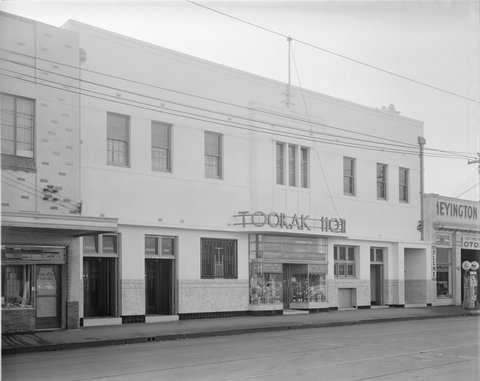 Buildings including Toorak Hotel and Heyington, 1938–40