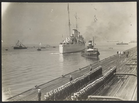The Cruiser Sussex berthing at Princes Pier, Port Melbourne, Vic., on Thursday, 18th October 1934 with His Royal Highness the Duke of Gloucester (Prince Henry)