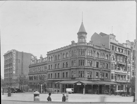 Corner of Collins and Russell streets, Melbourne, c. 1926