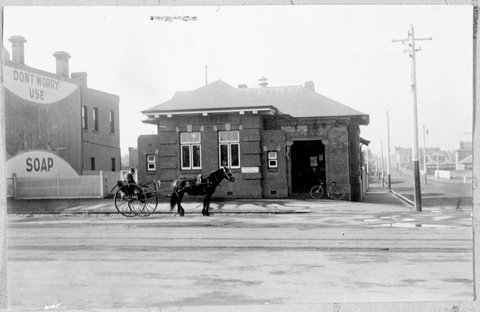 Carlton North Post Office, Rathdowne Street, 1917–30