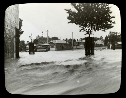 Melbourne street, with North Melbourne tram, in the floods, 1906–14