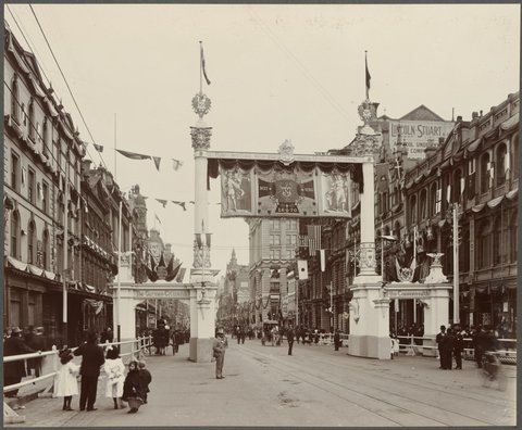 The German citizens' arch, Collins Street, 1901