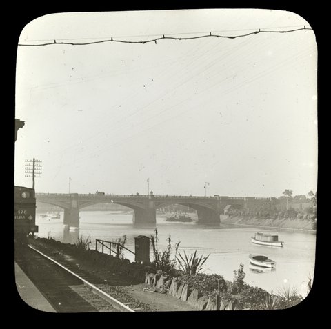 Princes Bridge viewed from railway line on north side of the Yarra River, Melbourne, 1909