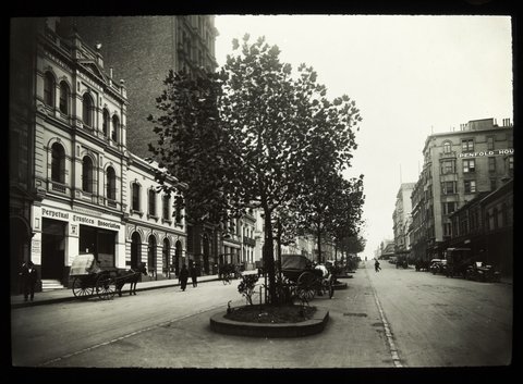 Queen Street [Melbourne] looking South, c. 1910