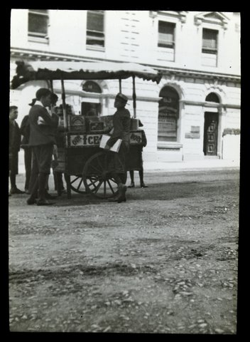 Ice Cream Vendor. Melb. [Melbourne], 1900–05