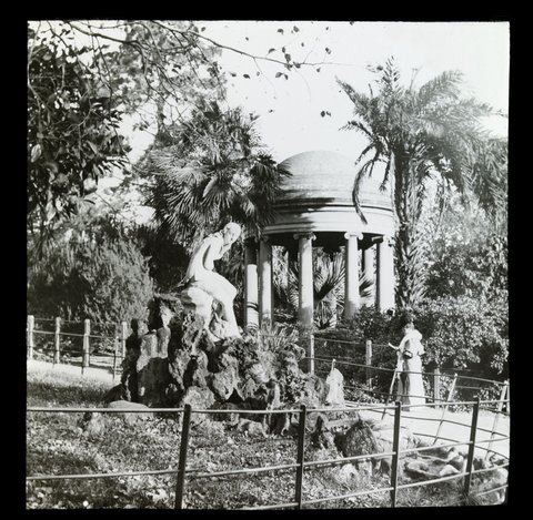Tempietto and grotto in the Fitzroy Gardens, 1906–14