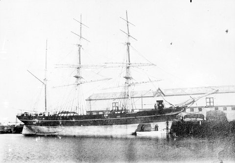 ALFRED HAWLEY. : Melbourne. 420 Tons. Built at Sunderland. 1860. (wood), 1885–1946