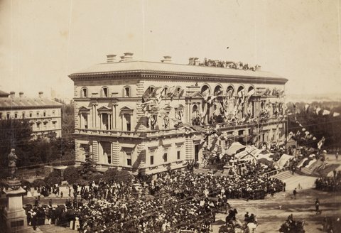 Celebrations marking the arrival of the Earl of Hopetoun at the Treasury building, East Melbourne, 1889