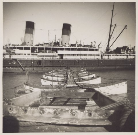 Nairana shipwreck, Port Melbourne, c. 1951