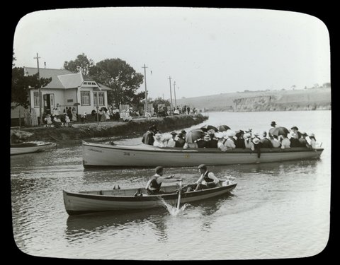 Two boats on the Saltwater (i.e. Maribyrnong) River, 1906–14