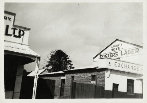 Exchange Hotel Point Nepean Road Cheltenham, 1943
