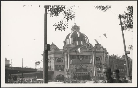 Melbourne at the time of Queen Elizabeth's visit 1954