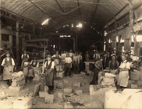 Stone masons at work Standard Quarries Footscray, 1925–35