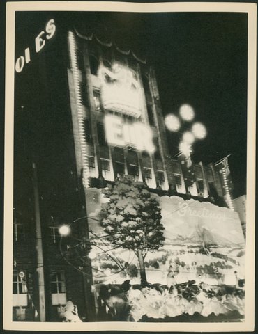 Street scenes of Melbourne at the time of the 1954 Royal Visit