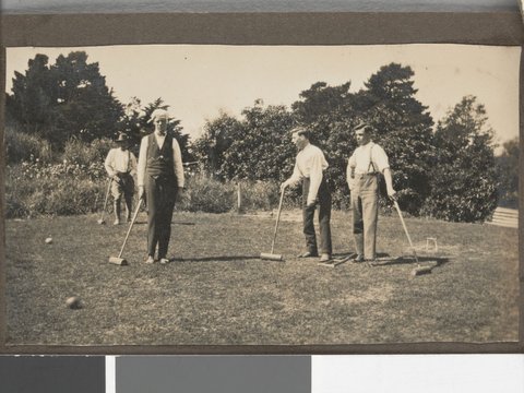 Soldiers relaxing, Hethersett Private Repatriation Hospital, Burwood, Vic, 1914–20
