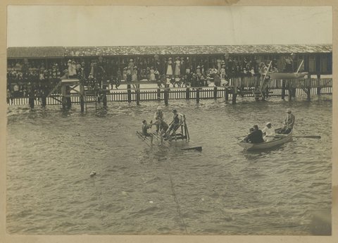 Swimming carnival at St. Kilda, c. 1914