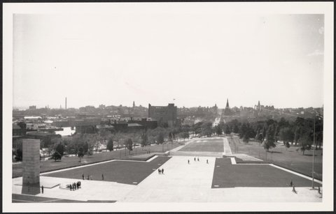 Melbourne at the time of Queen Elizabeth's visit 1954