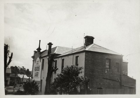 Exchange Hotel Point Nepean Road Cheltenham, 1943