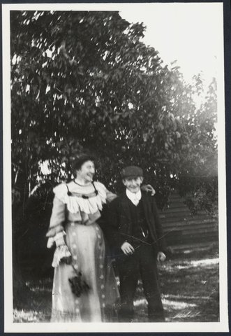 Collection of images of unidentified people and places, in Melbourne and possibly around the Warrnambool area, 1984?