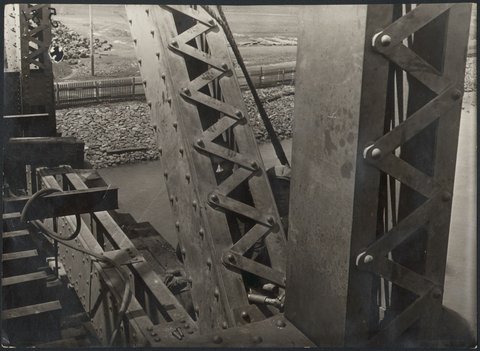 South Kensington to West Footscray, Bridge over Maribyrnong River : 175 ft. truss span Maribyrnong River bridge, 1928