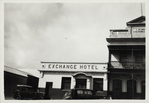 Exchange Hotel Point Nepean Road Cheltenham, 1943