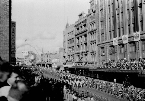 The Royal Visit of Queen Elizabeth II, Lonsdale Street, Melbourne, 1954