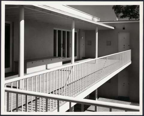 Clendon, batchelor flats, Armadale, Victoria, 1939