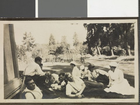 "Soldiers and nurses, Hethersett Private Repatriation Hospital, Burwood, Vic.", 1914–20