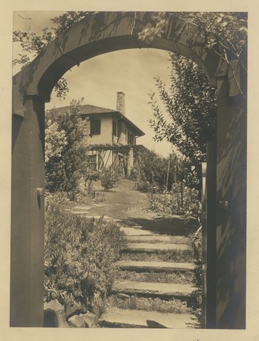 Residence of W. Murray Smith Esq. Macquarie Rd. Toorak Vic, 1922