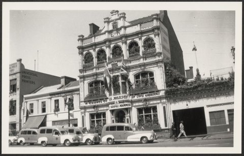 Melbourne at the time of Queen Elizabeth's visit 1954
