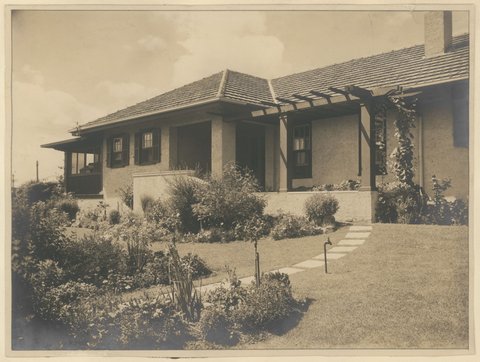 Residence of Dr. J. Ellis Gillespie cnr. Burke & Malvern Rds. East Malvern Vic, 1923