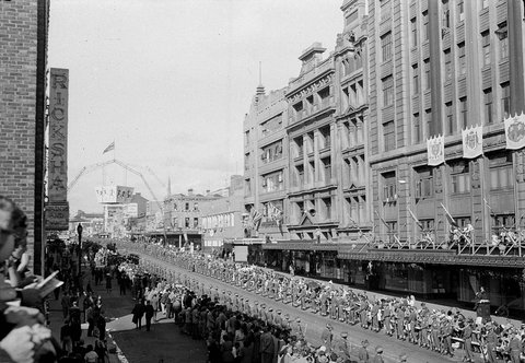 Royal Visit of Queen Elizabeth II, Lonsdale Street, Melbourne, 1954