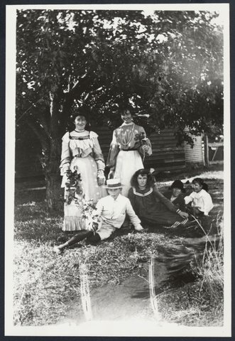 Collection of images of unidentified people and places, in Melbourne and possibly around the Warrnambool area, 1984?