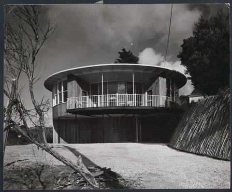 Henty House, Frankston, Victoria, 1950–51
